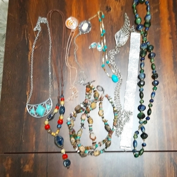Jewelry - Lot of costume jewelry, all wearable, 10 pieces.